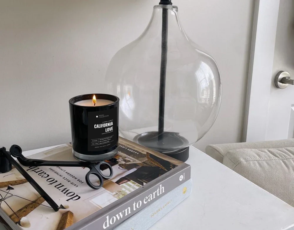Classic Botanical Garden Candle - Image 2
