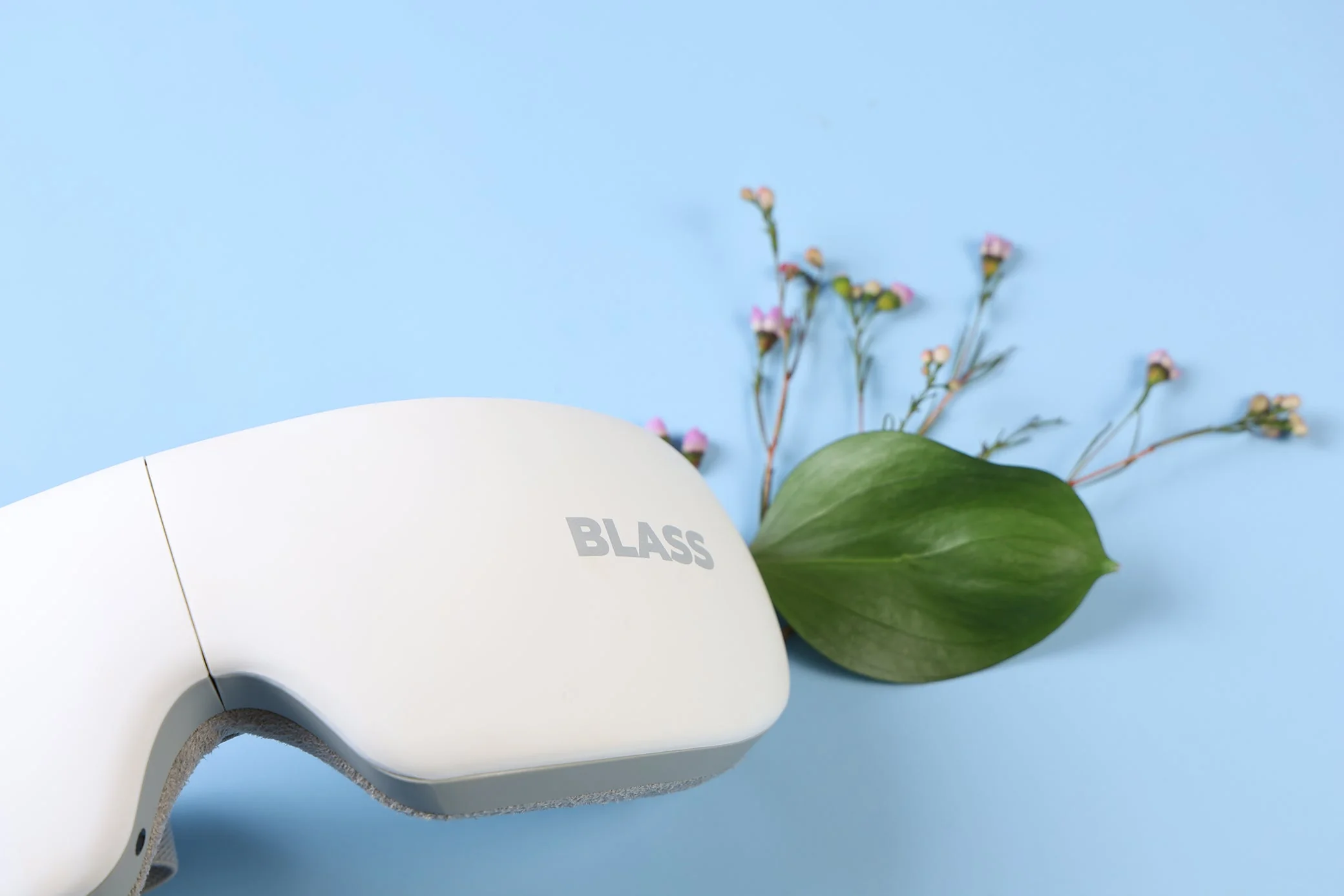 The Blass Beauty Smart Eye Massager - Image 7